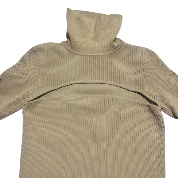 Superdown Tasha cutout sweater size S - Picture 4 of 5